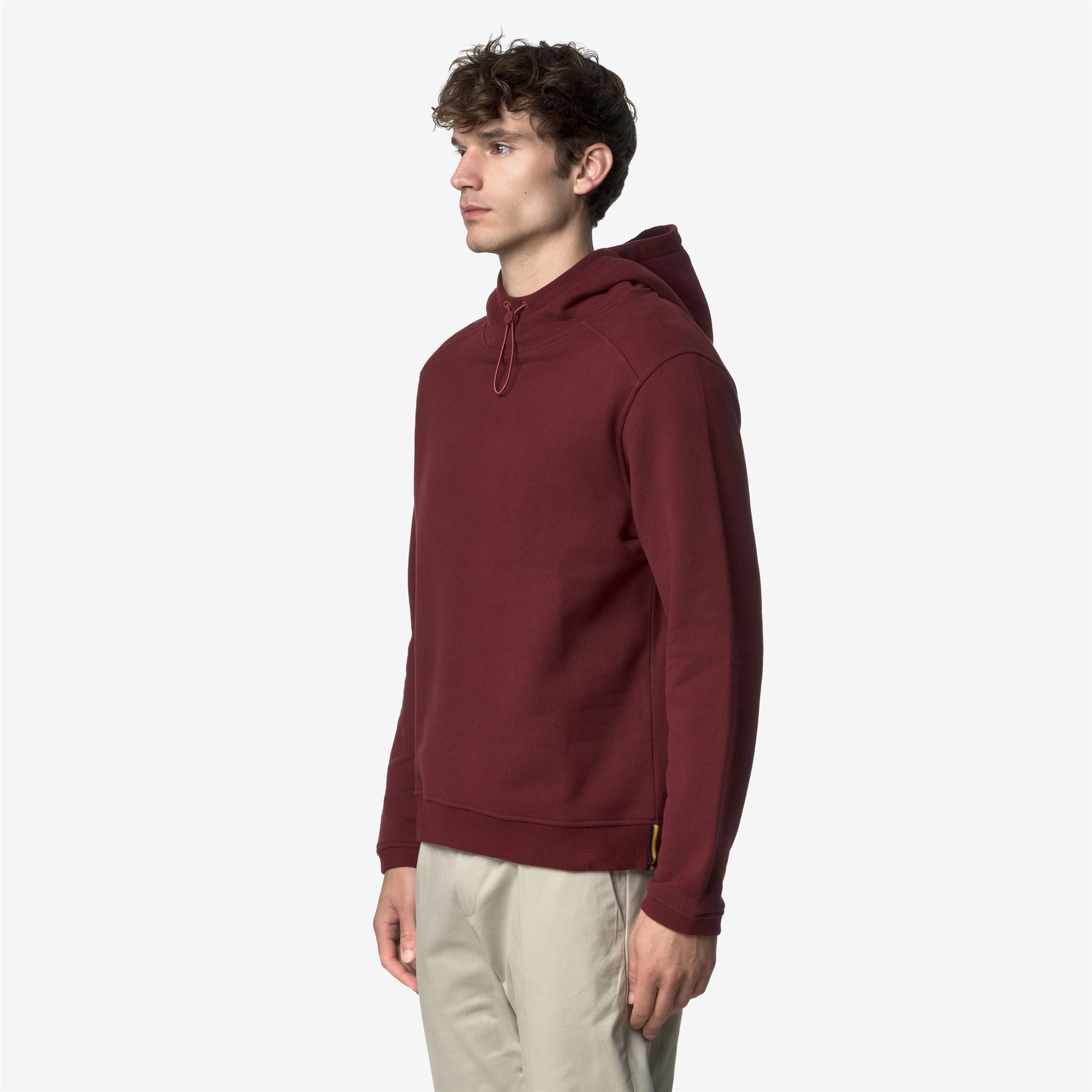 Fleece_MAN_LORLEAU COTTON CASHMERE_Hoodie_Red Syrah - Commercial 5