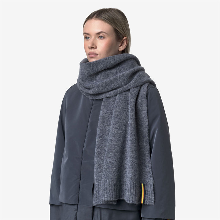 Sciarpa blu in misto lana da donna per il freddo 2