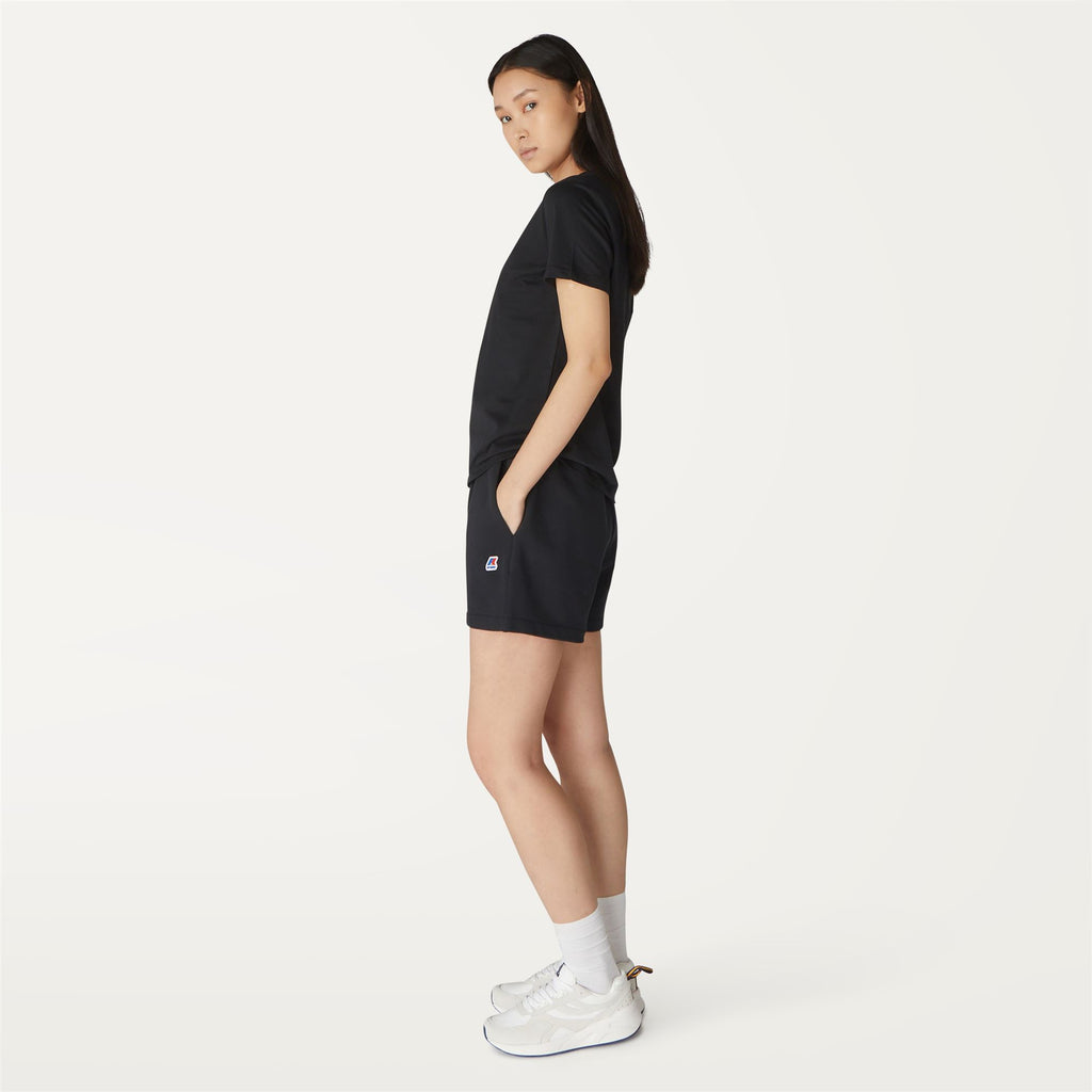 Shorts_Woman_CATE_Sport Shorts_Black Pure - Commercial 5