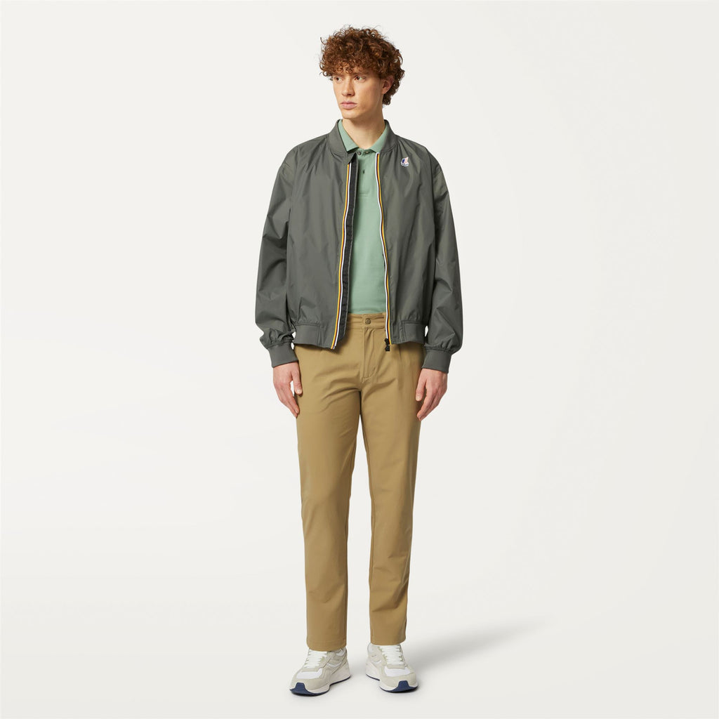 Pants_MAN_GAEL LIGHT_Chino_Beige Khaki - Commercial 4