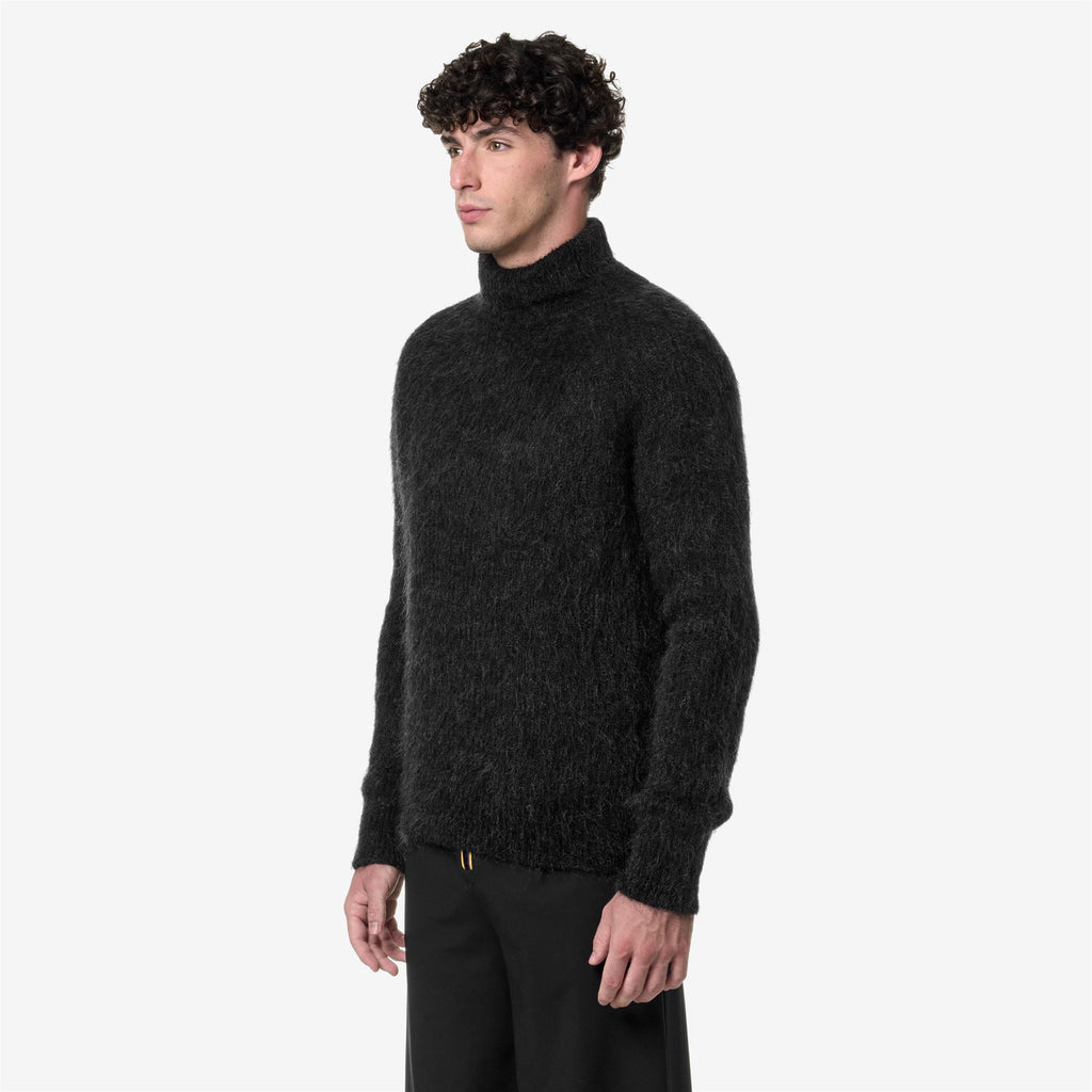 Knitwear_Man_BERENY_Pull Over_Black Pirate - Commercial 5