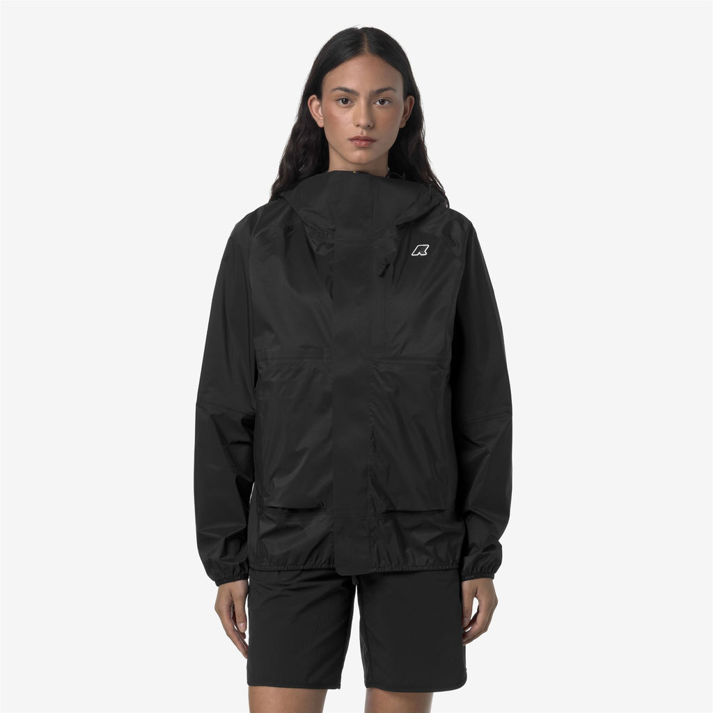 Jackets_UNISEX_ROCHE_Mid_Black Pure - Commercial 4