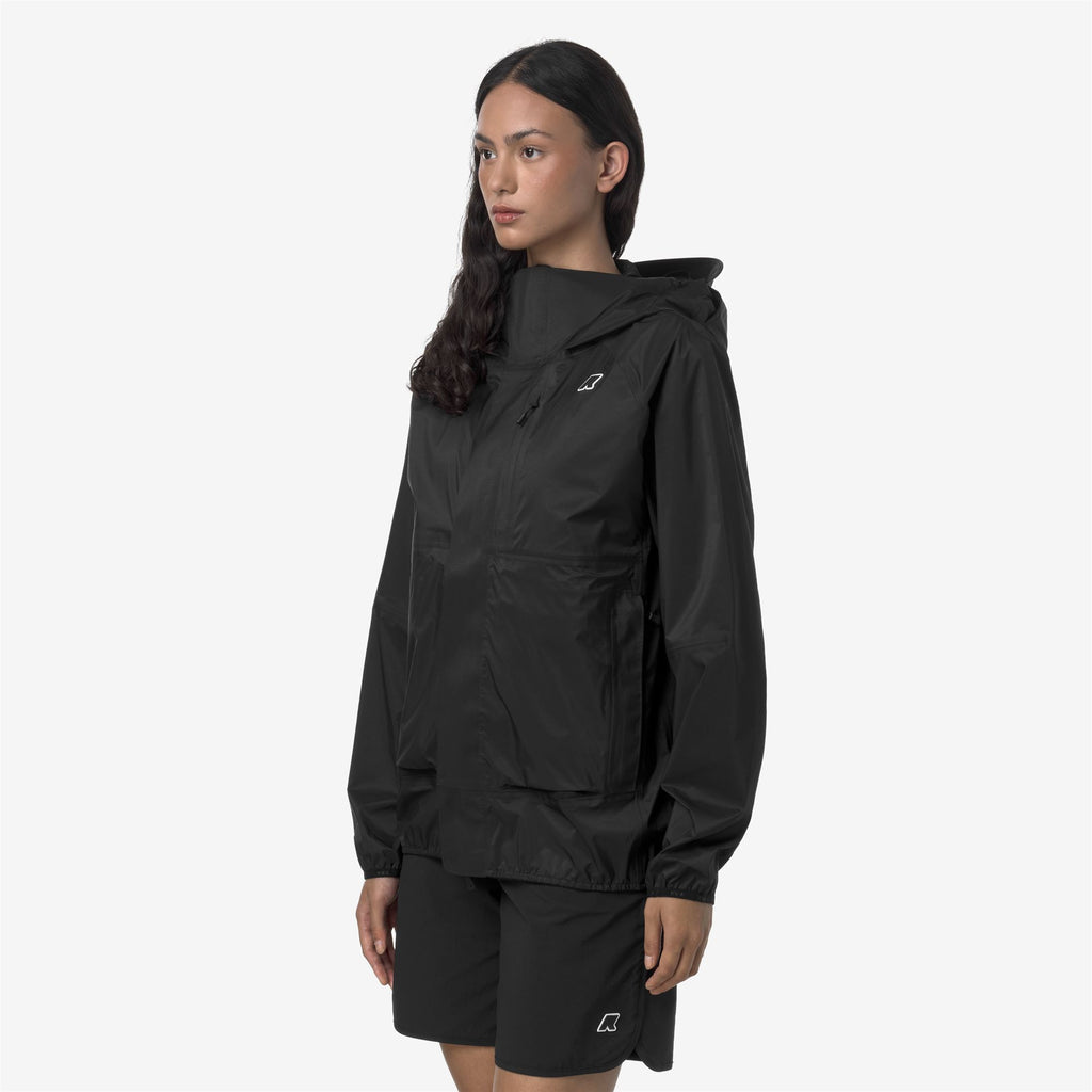 Jackets_UNISEX_ROCHE_Mid_Black Pure - Commercial 5