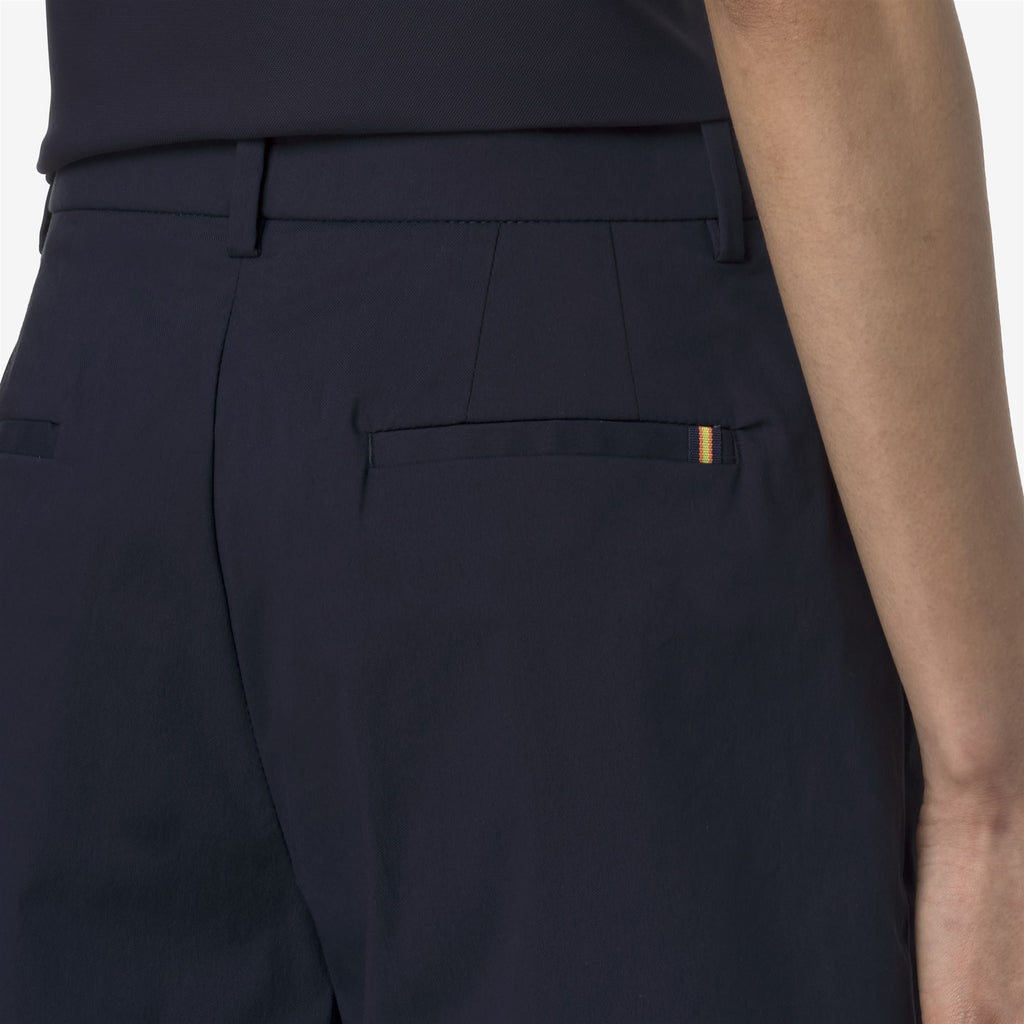 Shorts_WOMAN_NIVE TWILL TECH GOLF_Chino_Blue Depth - Commercial 7