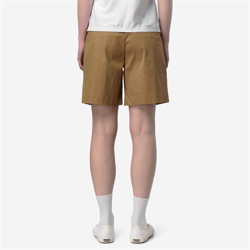 Shorts_Woman_NIVE TWILL TECH GOLF_Chino_Brown Bistre - Commercial 6