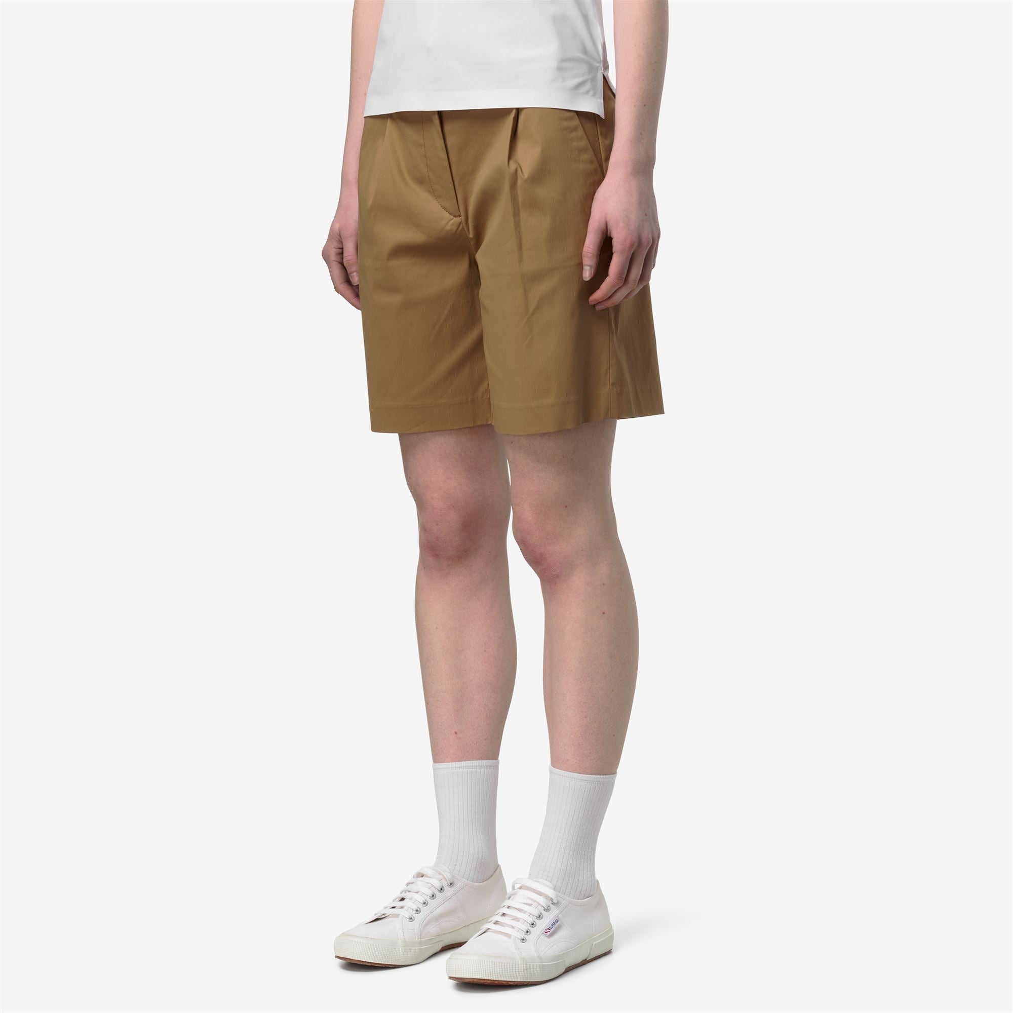 Shorts_Woman_NIVE TWILL TECH GOLF_Chino_Brown Bistre - Commercial 5