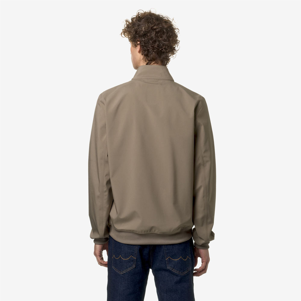 Chaqueta casual repelente al agua marrón beige para hombre 02