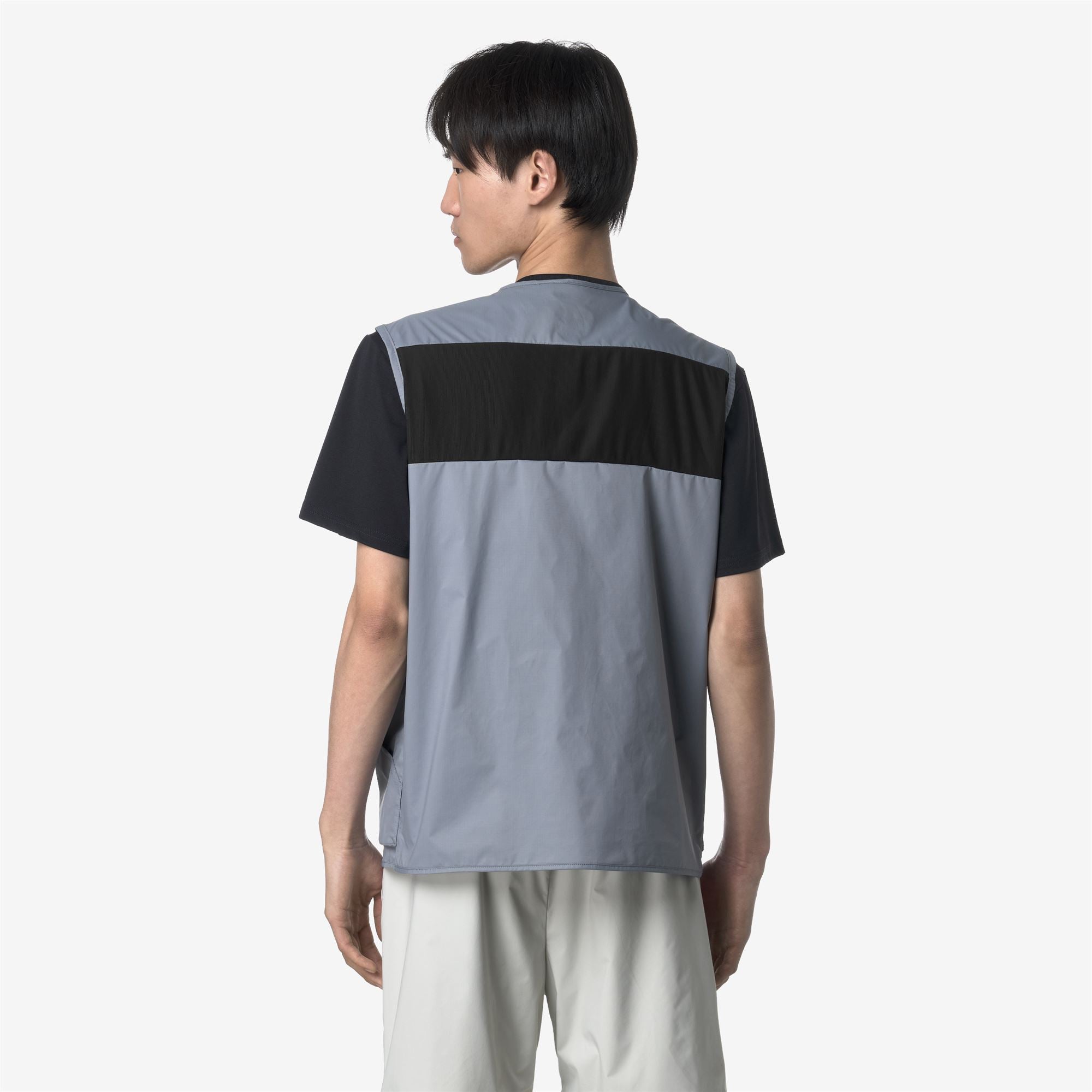 Jackets_UNISEX_GORGES_Vest_Grey Md - Commercial 6