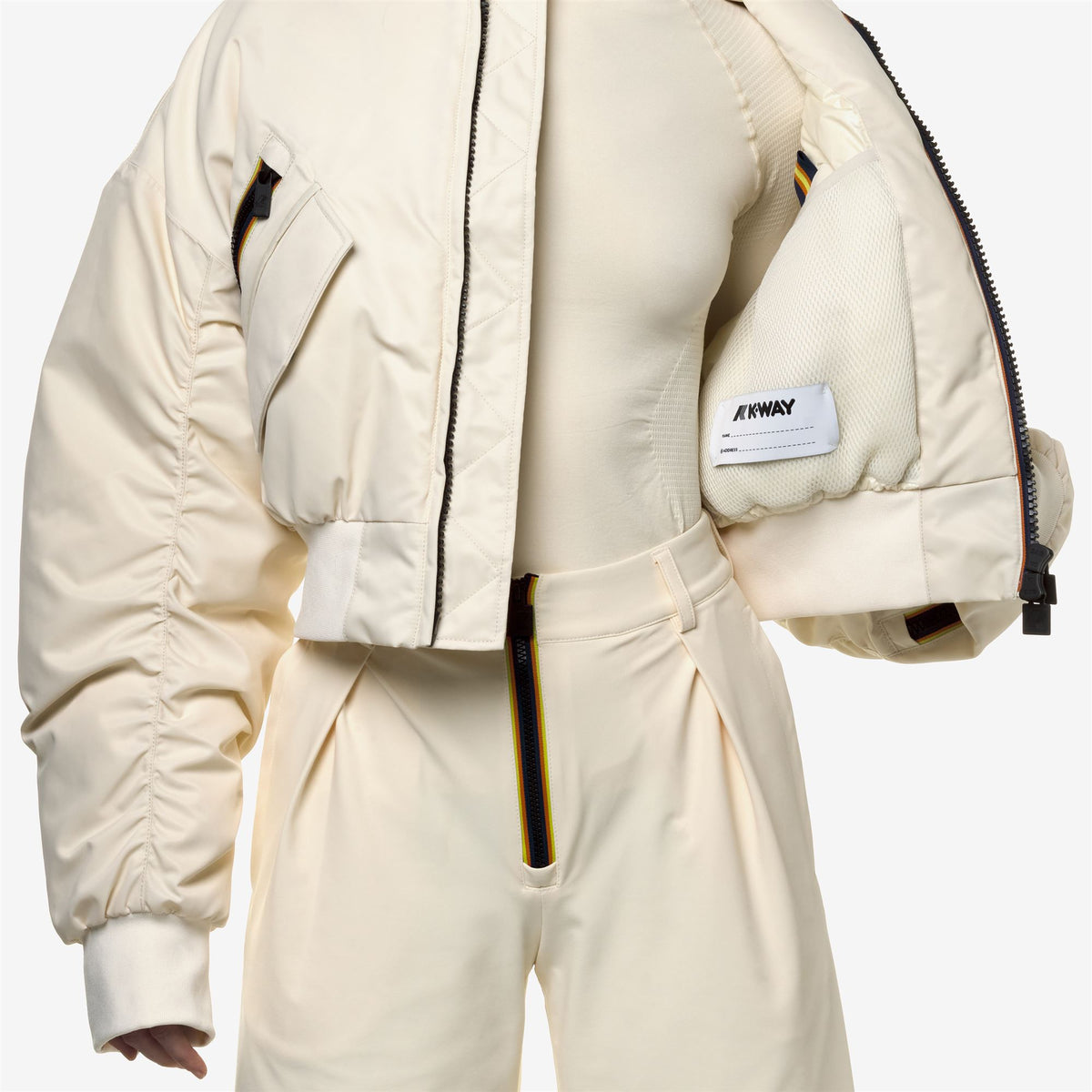 Jackets_Woman_LONCROP THERMO SHINY TWILL_Short_Beige Shortbread - Commercial 7
