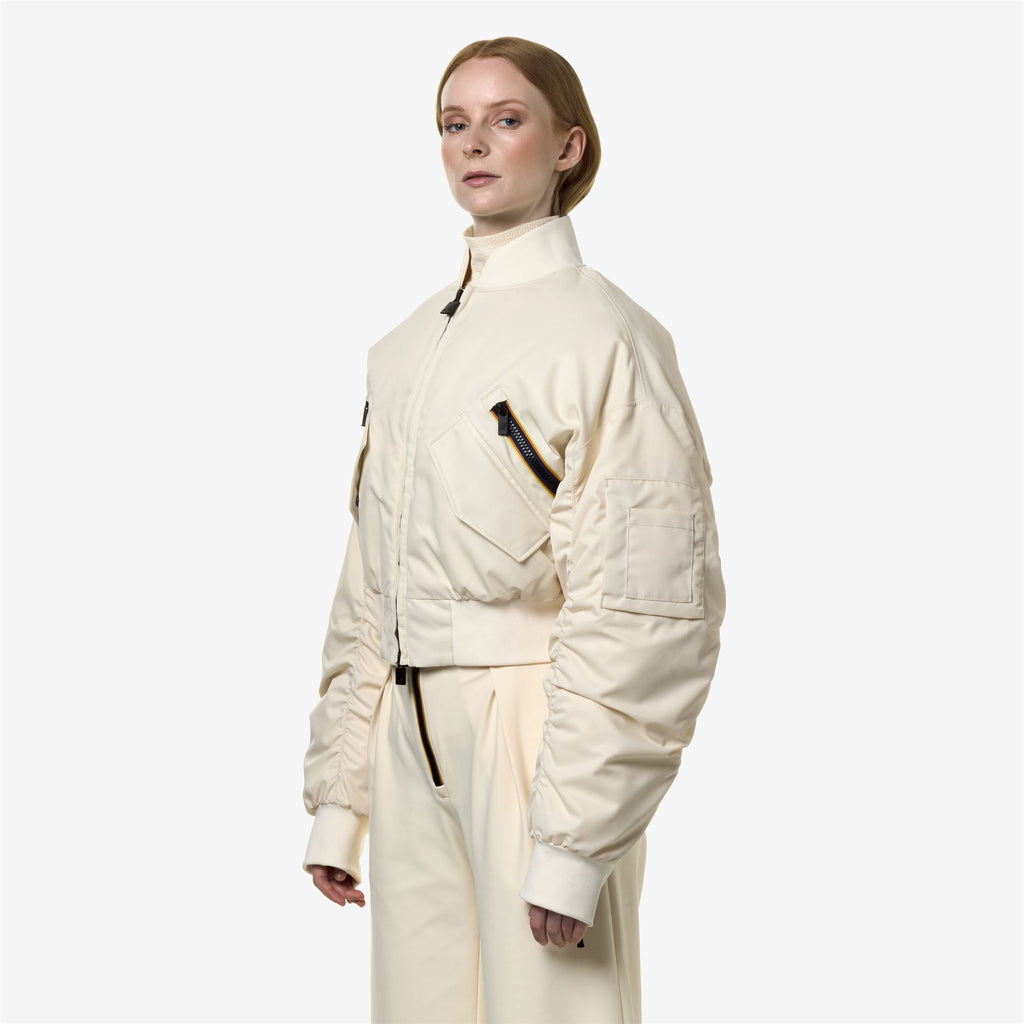 Jackets_Woman_LONCROP THERMO SHINY TWILL_Short_Beige Shortbread - Commercial 5