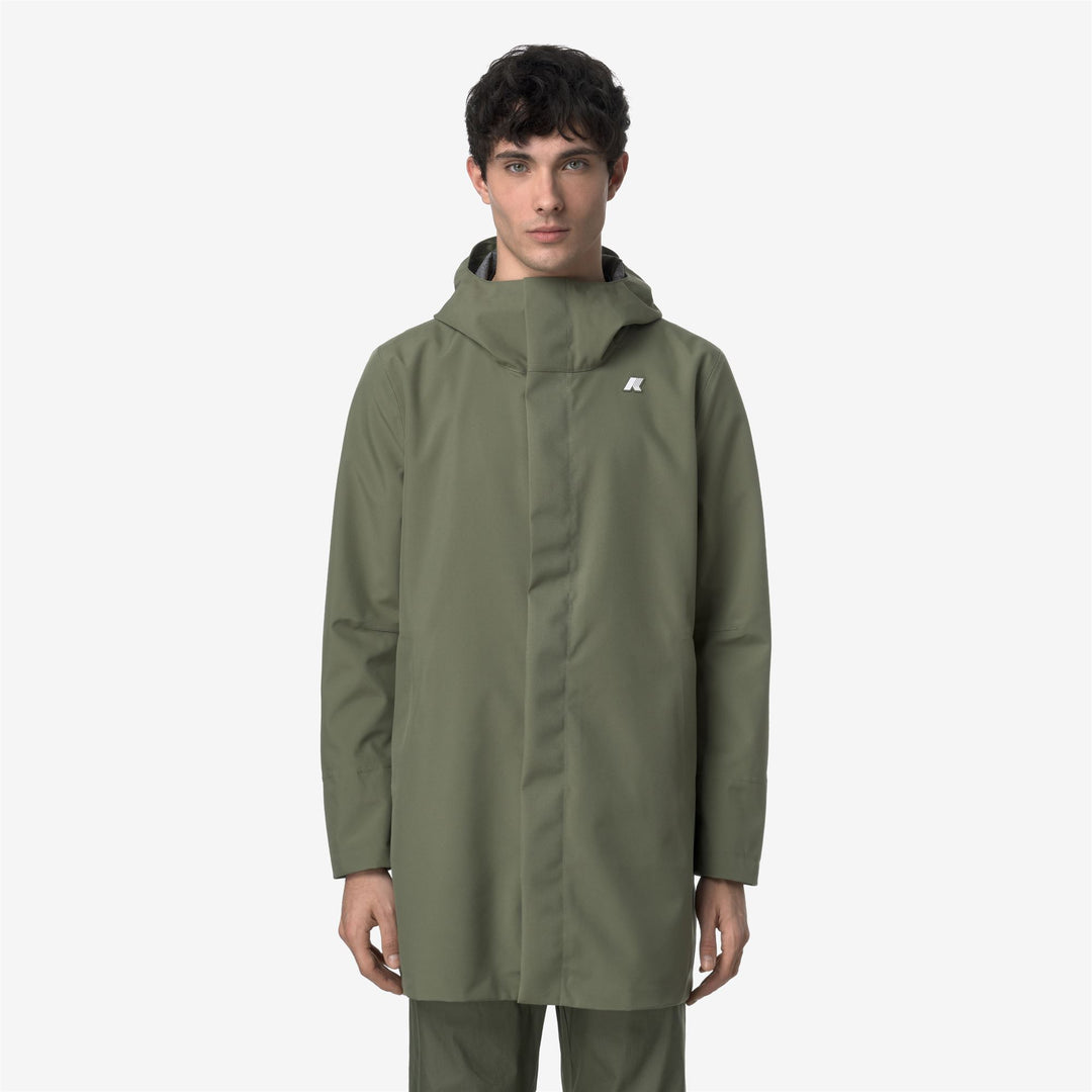 Chaqueta impermeable verde líquen para hombre de 3/4 para ciudad 01