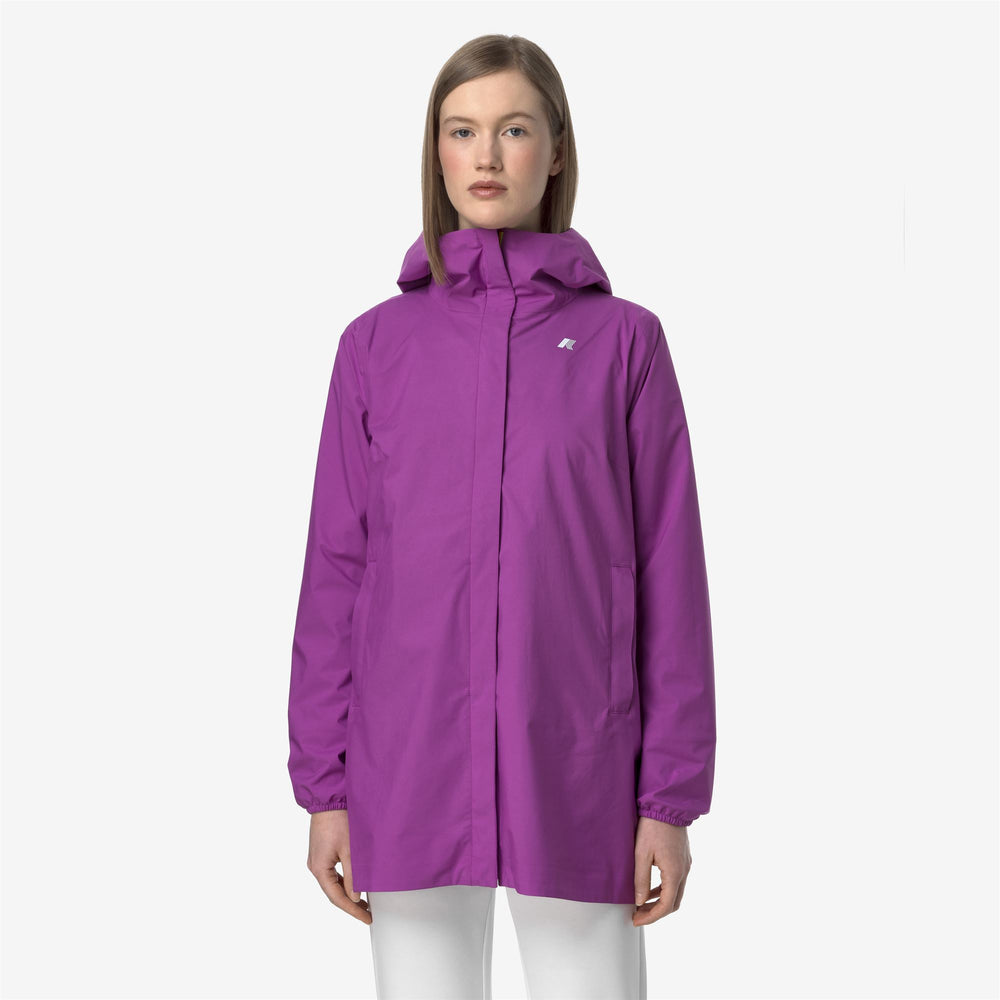 Chaqueta impermeable ajustada para mujer en color violeta 02