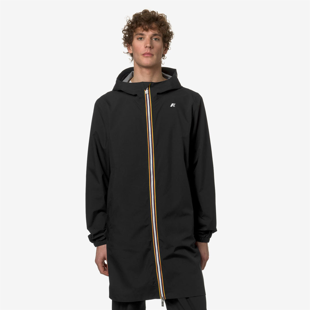 Chaqueta impermeable negra y gris para hombre 3/4 con tela elástica 01