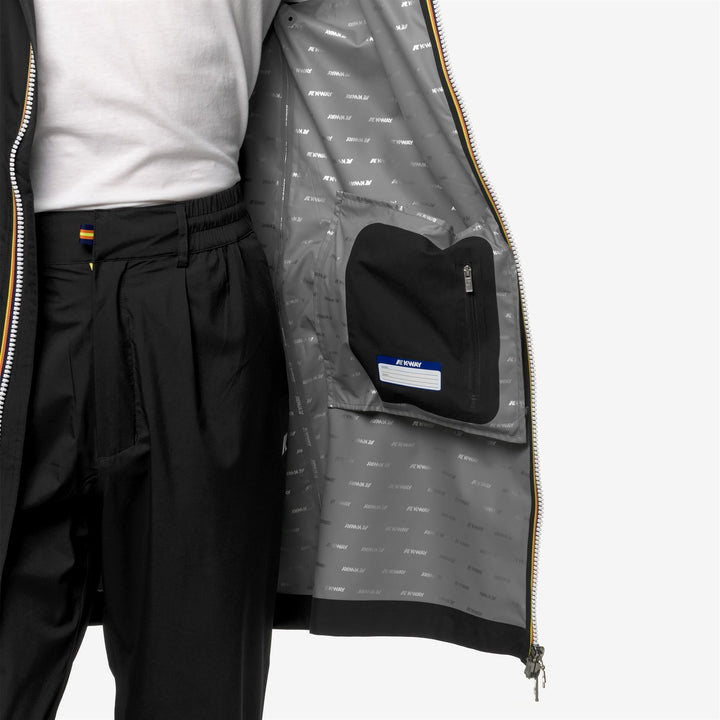 Chaqueta impermeable negra y gris para hombre 3/4 con tela elástica 2