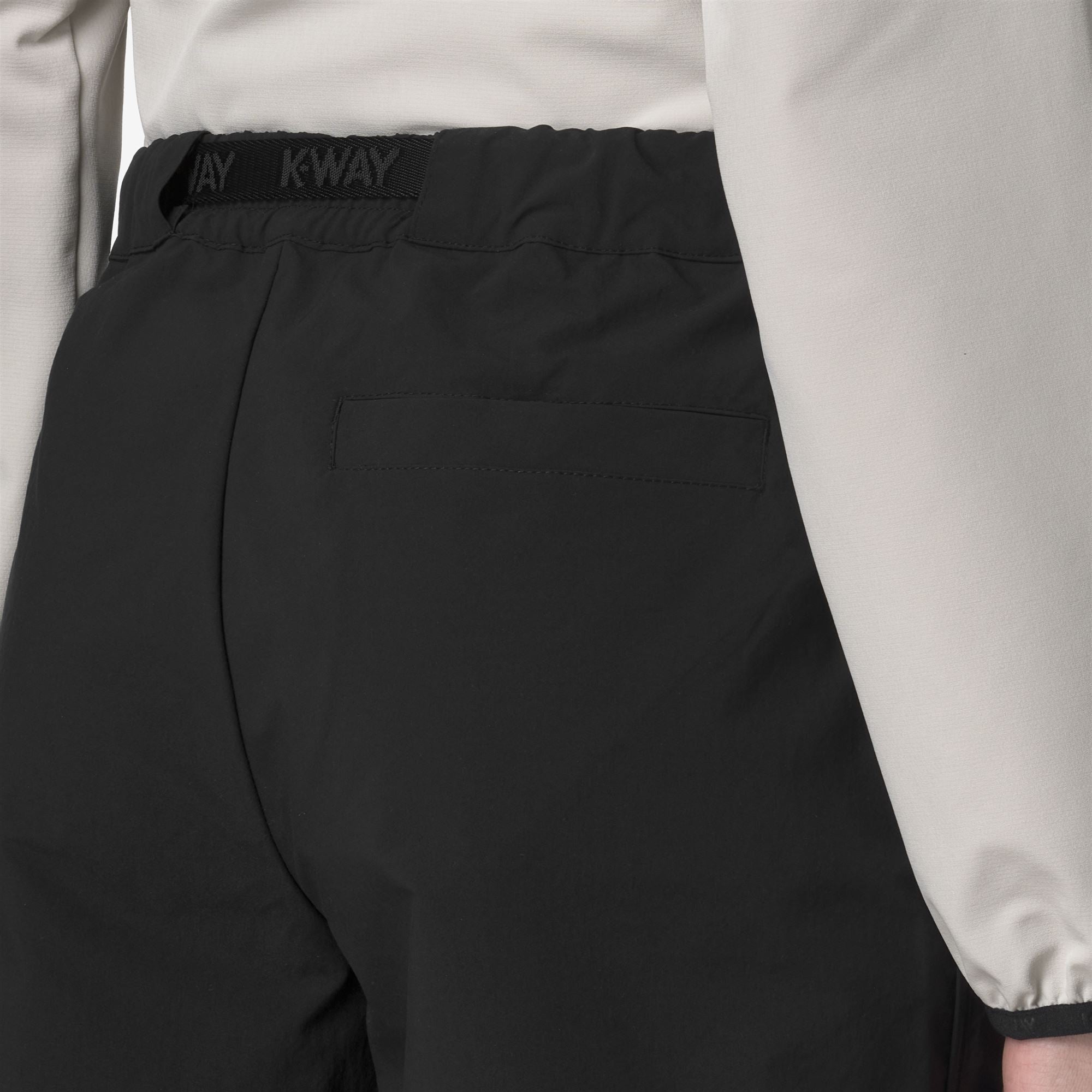 Shorts_WOMAN_HIKY_Sport Shorts_Black Pure - Commercial 7