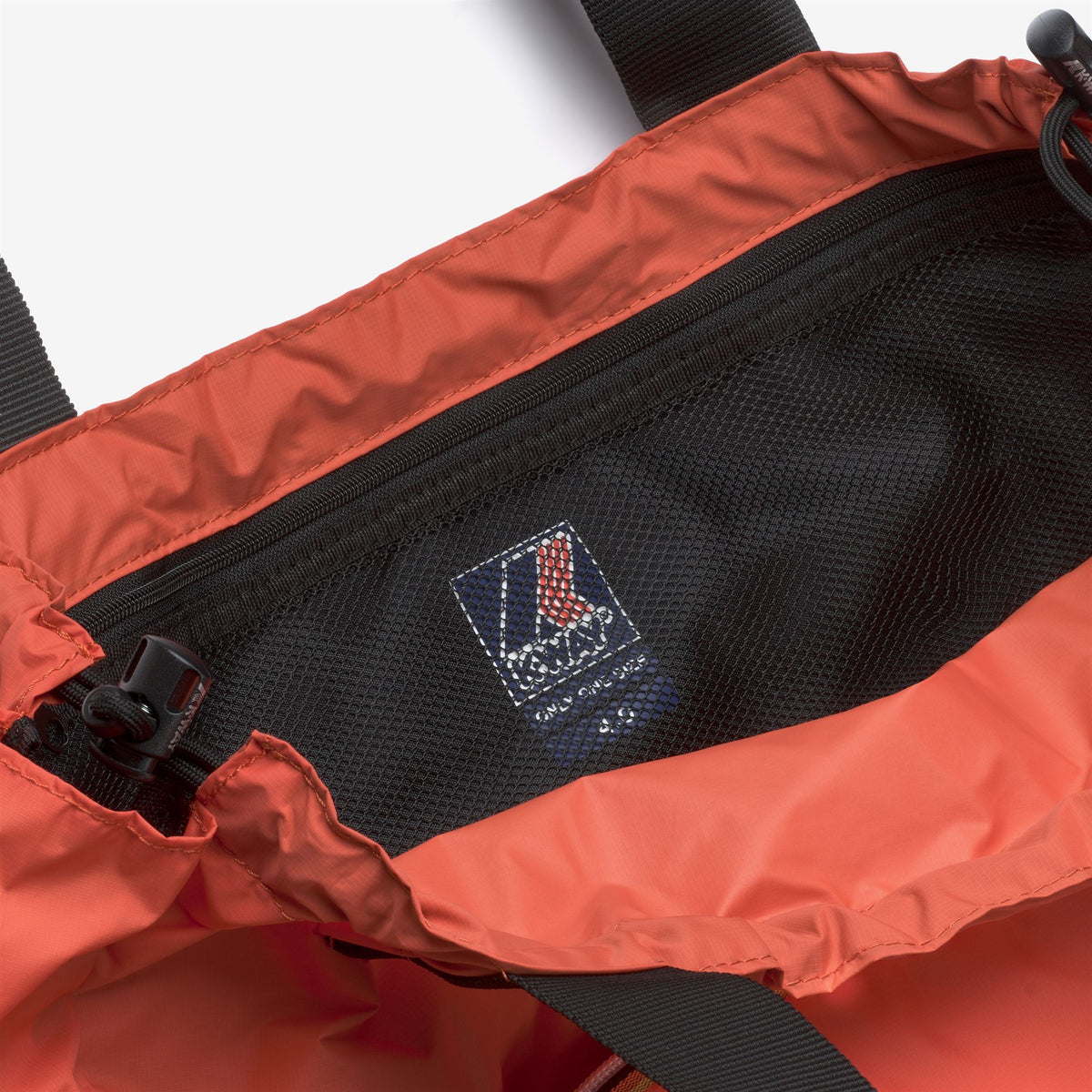 Bags_UNISEX_LE VRAI 4.0 VICTORINE_Shopping Bag_Orange Fiesta - Commercial 3