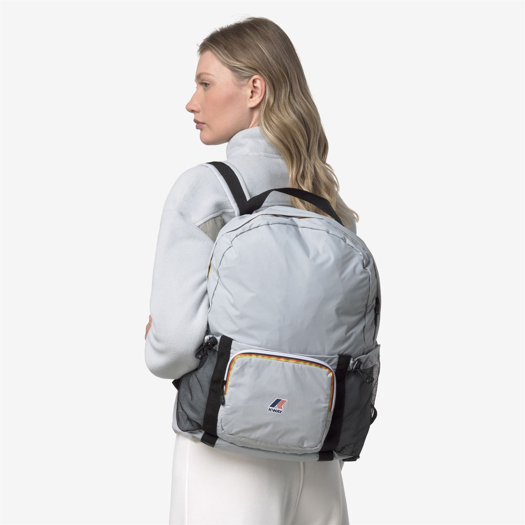 Zaino unisex grigio, ripiegabile e impermeabile, con spallacci regolabili main