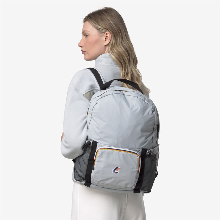 Zaino unisex grigio, ripiegabile e impermeabile, con spallacci regolabili 5