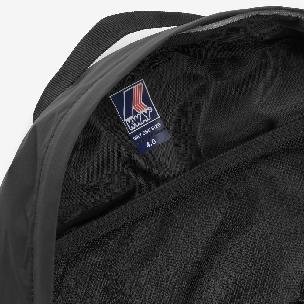 Zaino unisex nero impermeabile e ripiegabile con spallacci regolabili 02