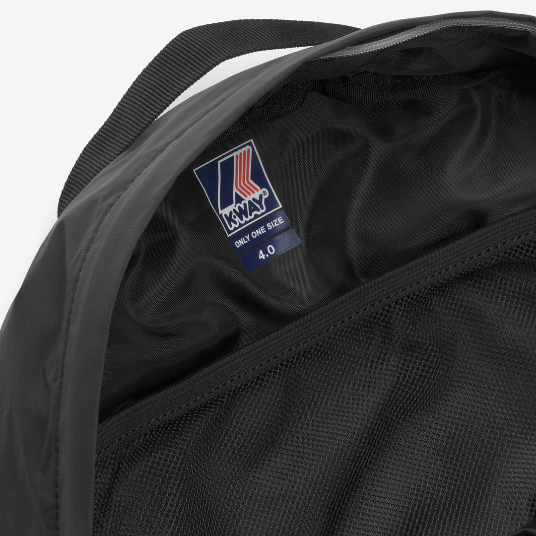 Zaino unisex nero impermeabile e ripiegabile con spallacci regolabili main