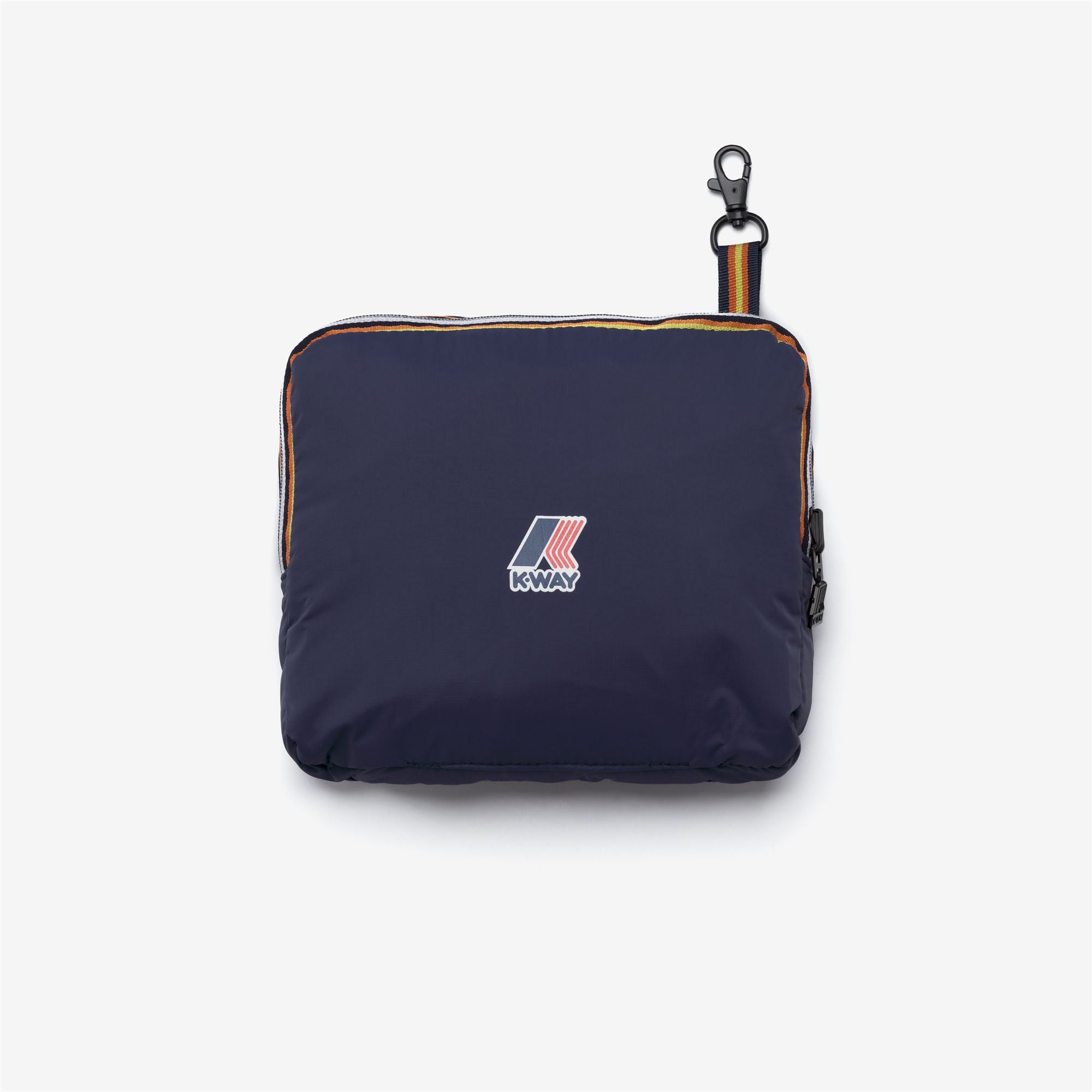 Bags_UNISEX_LE VRAI 4.0 MARCEL_Duffle_Blue Deep Cobalt - Commercial 4