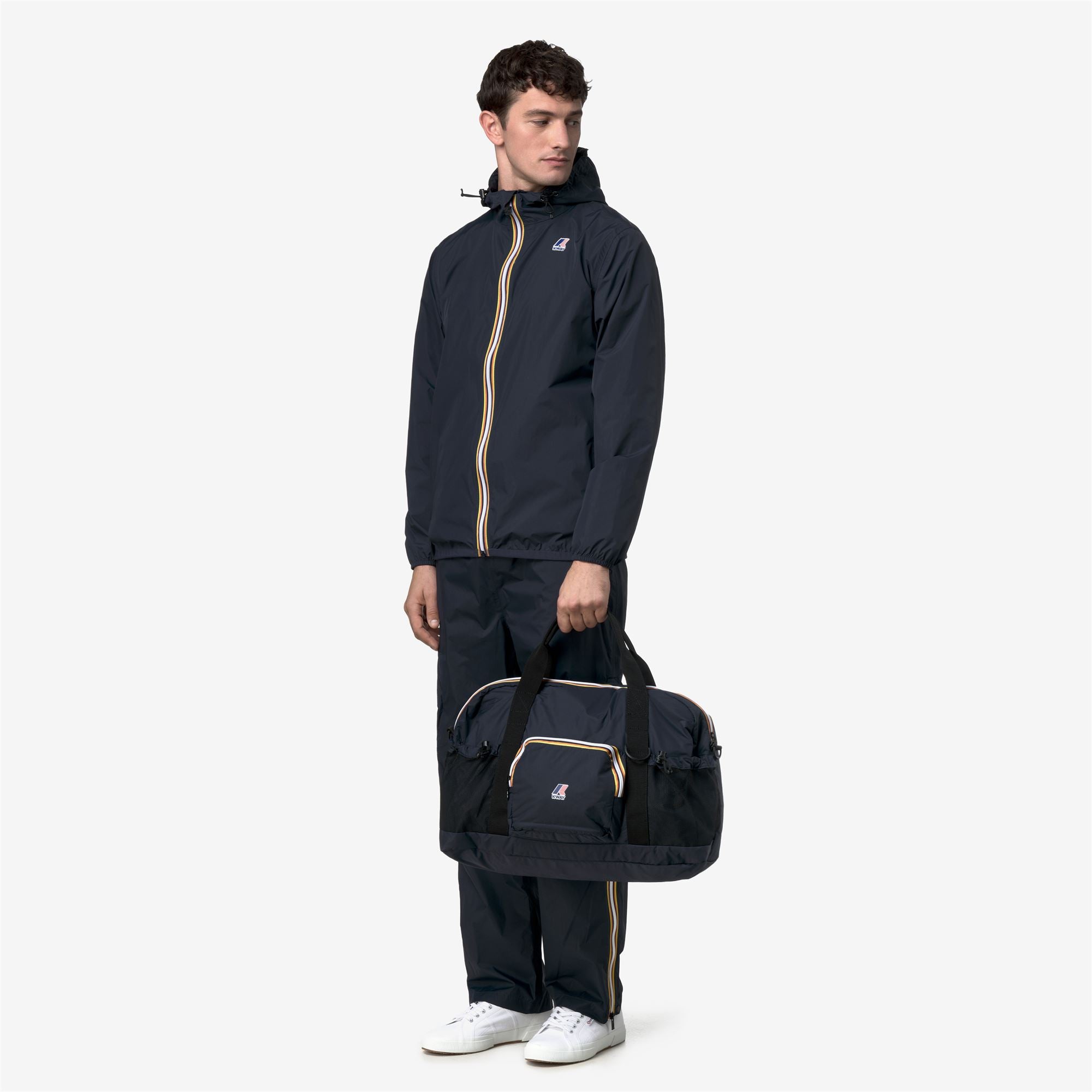 Bags_UNISEX_LE VRAI 4.0 MARCEL_Duffle_Blue Depth - Commercial 6