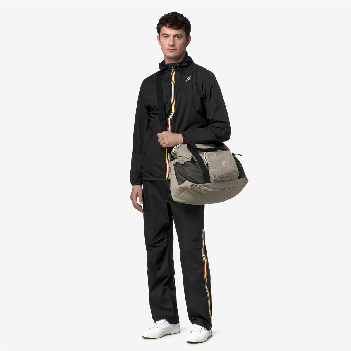 Bags_UNISEX_LE VRAI 4.0 MARCEL_Duffle_Beige Taupe - Commercial 5