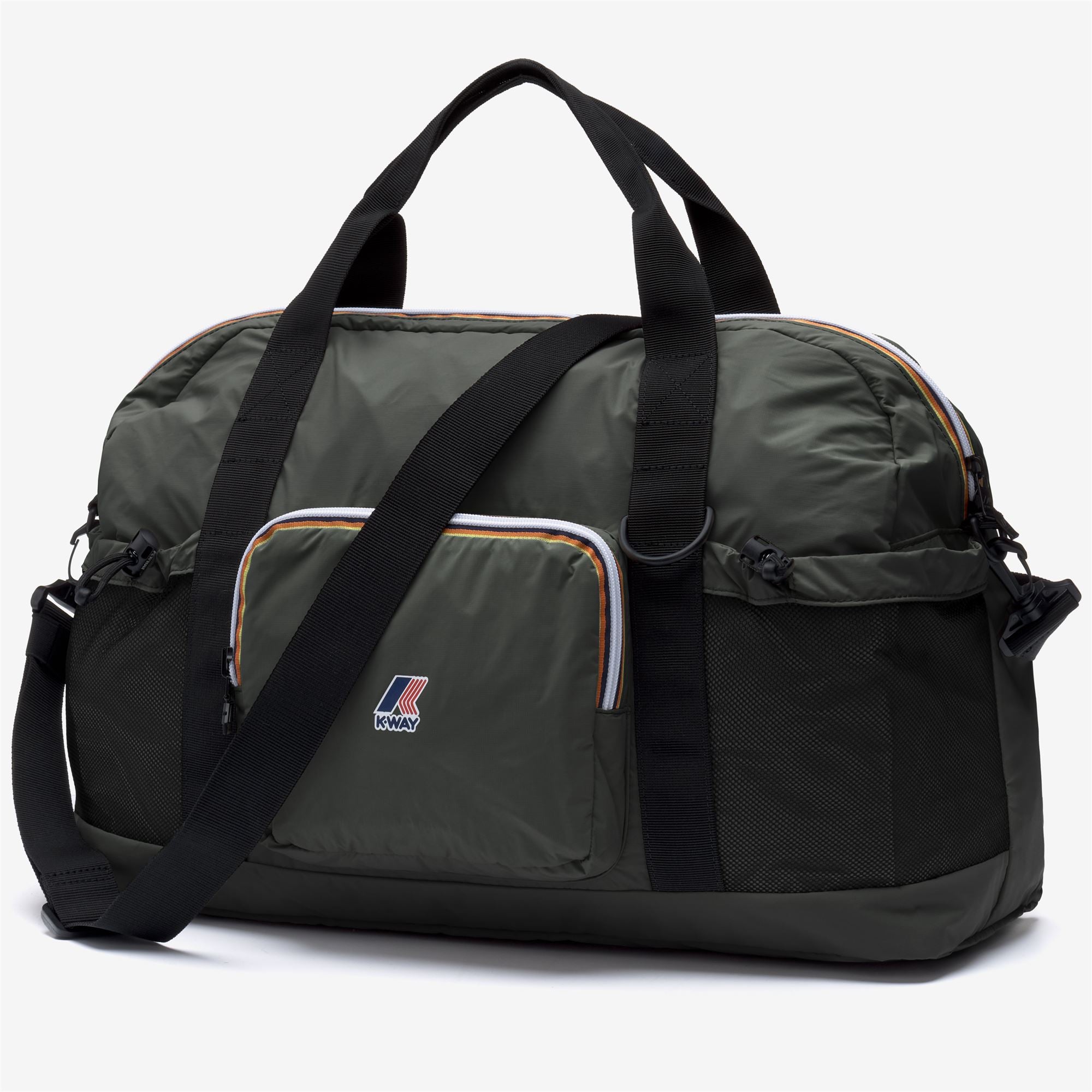 Bags_UNISEX_LE VRAI 4.0 MARCEL_Duffle_GREEN BLACKISH - Commercial 2