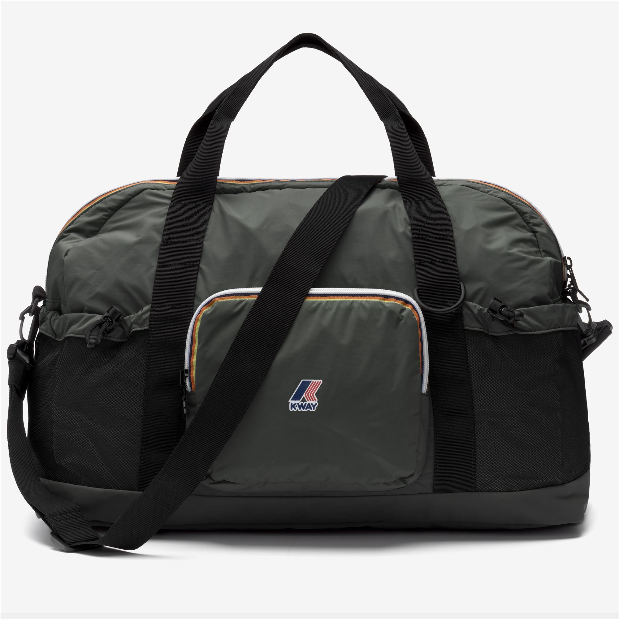 Bags_UNISEX_LE VRAI 4.0 MARCEL_Duffle_GREEN BLACKISH - Commercial 1