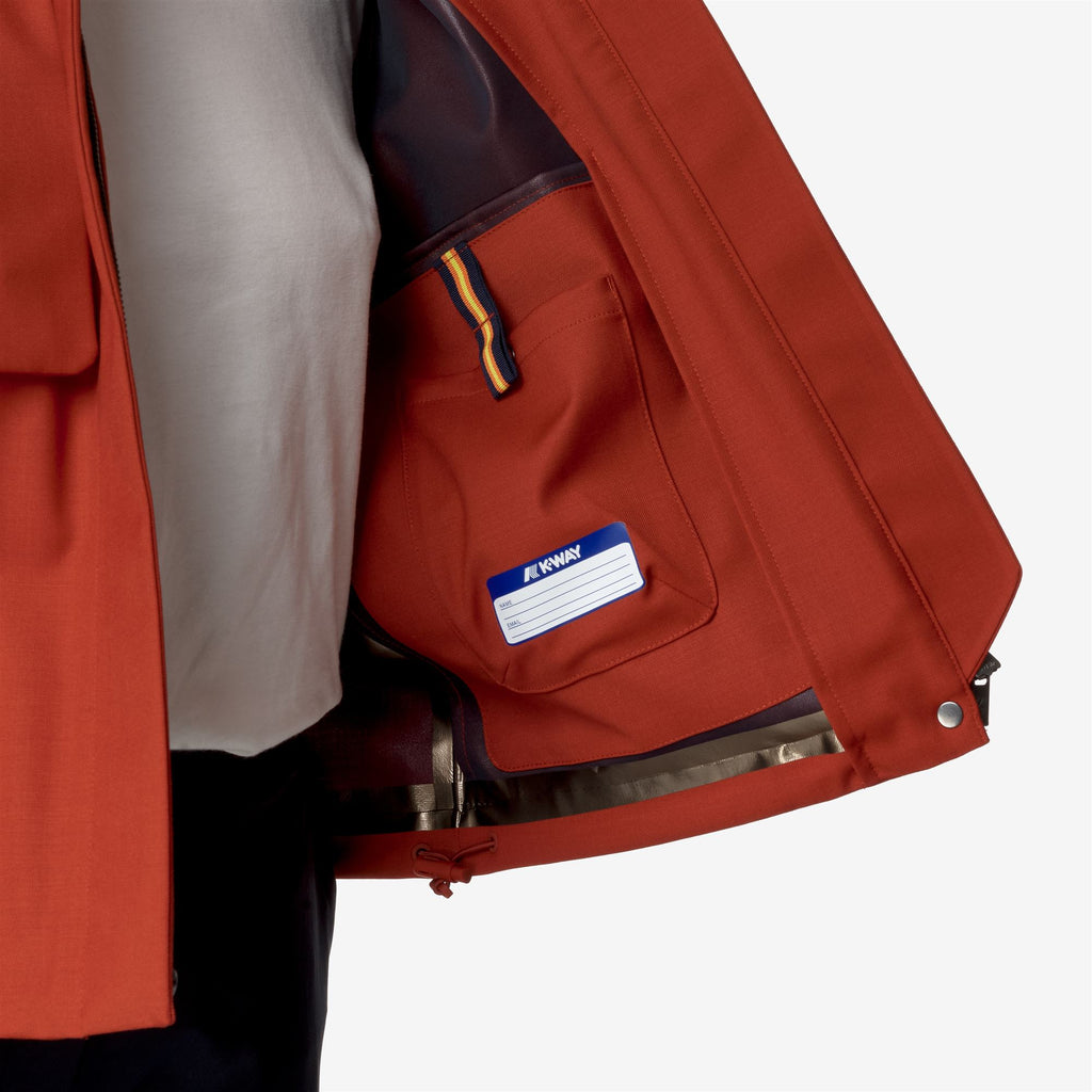 Jackets_WOMAN_ISARTHE TECH WOOL BLEND_Short_Red Pompeian - Blue Depth - Commercial 7