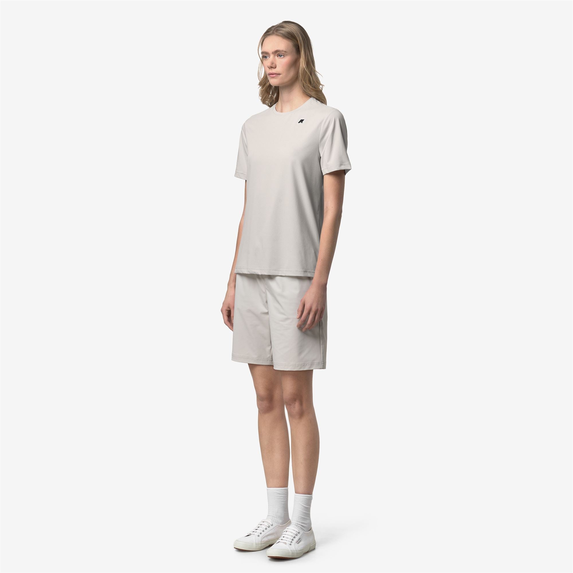 T-Shirts & Top_Unisex_SERGINE TRAVEL_T-Shirt_BEIGE LT - Commercial 5