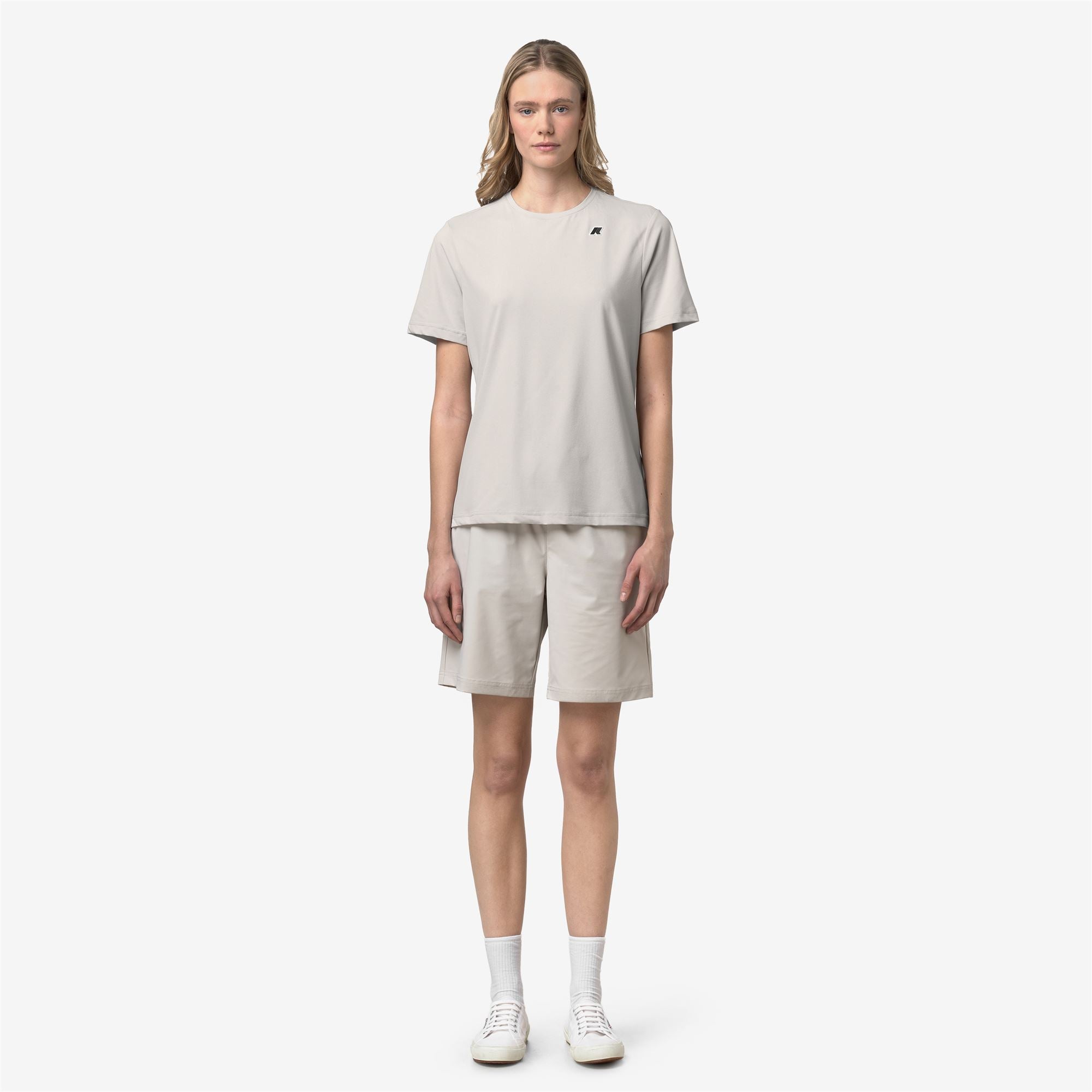 T-Shirts & Top_Unisex_SERGINE TRAVEL_T-Shirt_BEIGE LT - Commercial 4