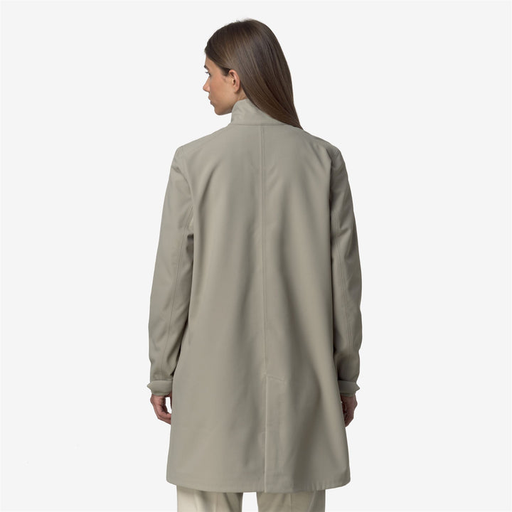 Giacca impermeabile verde da donna a 3/4 di lunghezza 5