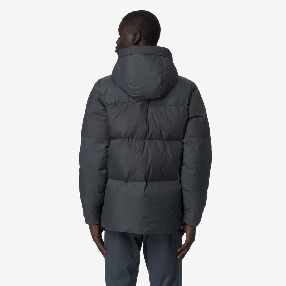 Chaqueta de plumón aislante unisex gris para clima frío 02