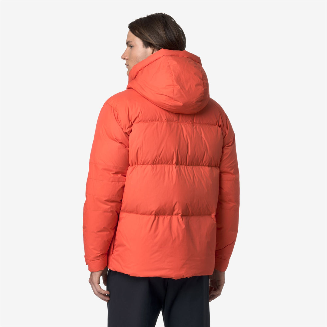 Chaqueta de plumón unisex naranja para mayor calidez y protección contra el clima invernal. main