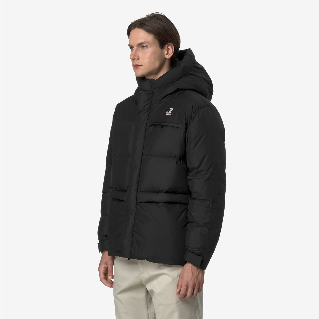 Chaqueta de plumas unisex negra para clima frío con capucha y bolsillos main