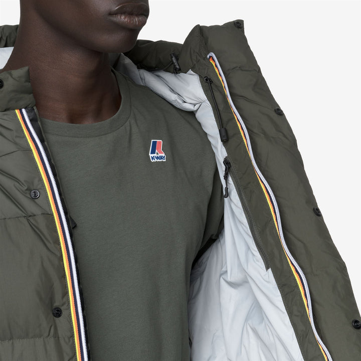 Chaqueta de plumón gruesa unisex verde con capucha y bolsillos 2