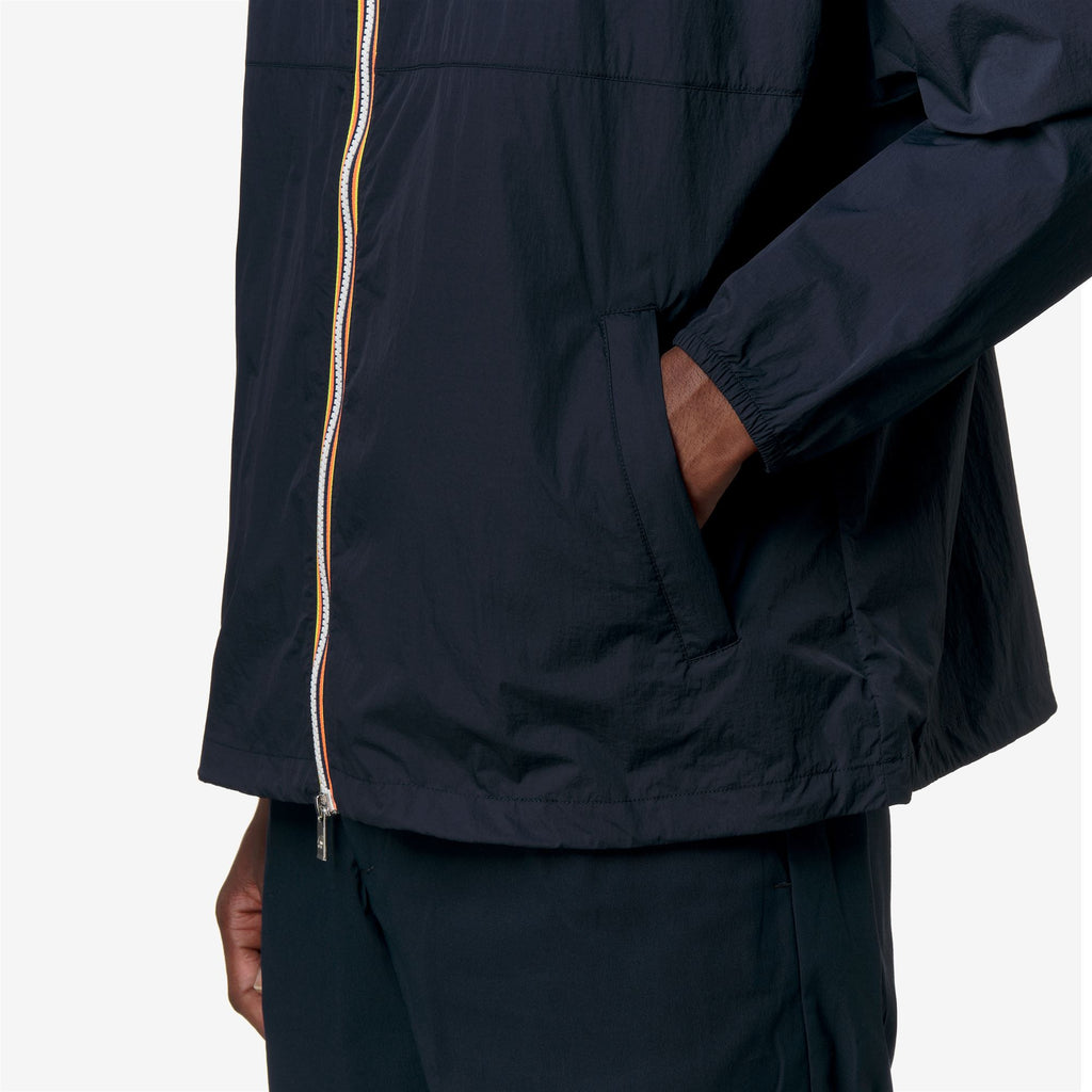 Jackets_Man_GAMALIEUL ULTRALIGHT AF_Short_Blue Depth - Commercial 7