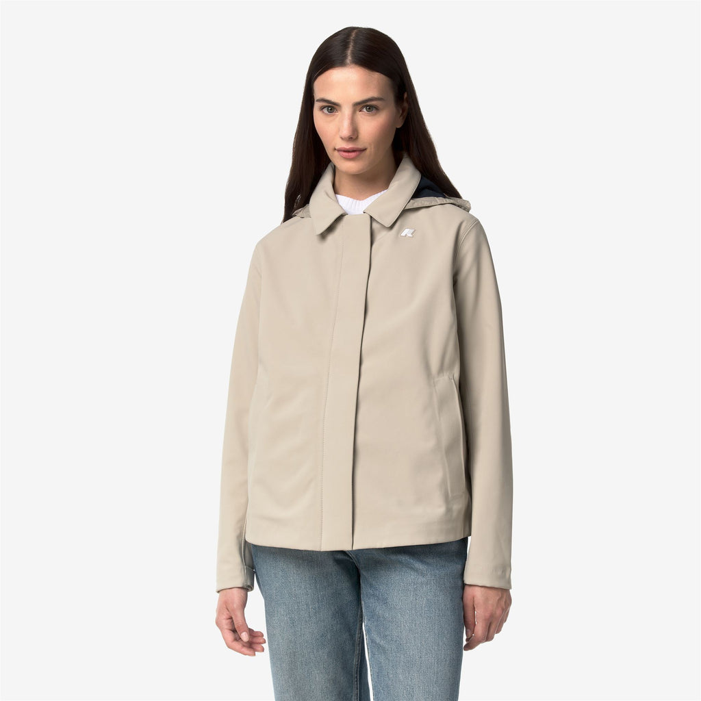 Jackets_Woman_BLEIZOU BONDED_Mid_Beige Cashmere - Blue Depth - Commercial 4