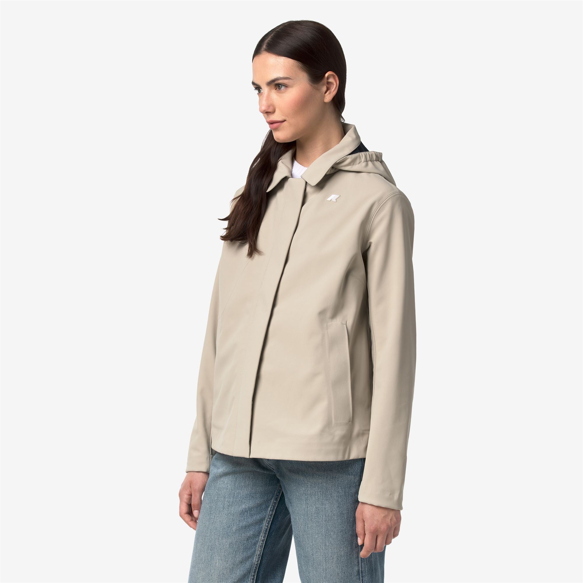 Jackets_Woman_BLEIZOU BONDED_Mid_Beige Cashmere - Blue Depth - Commercial 5