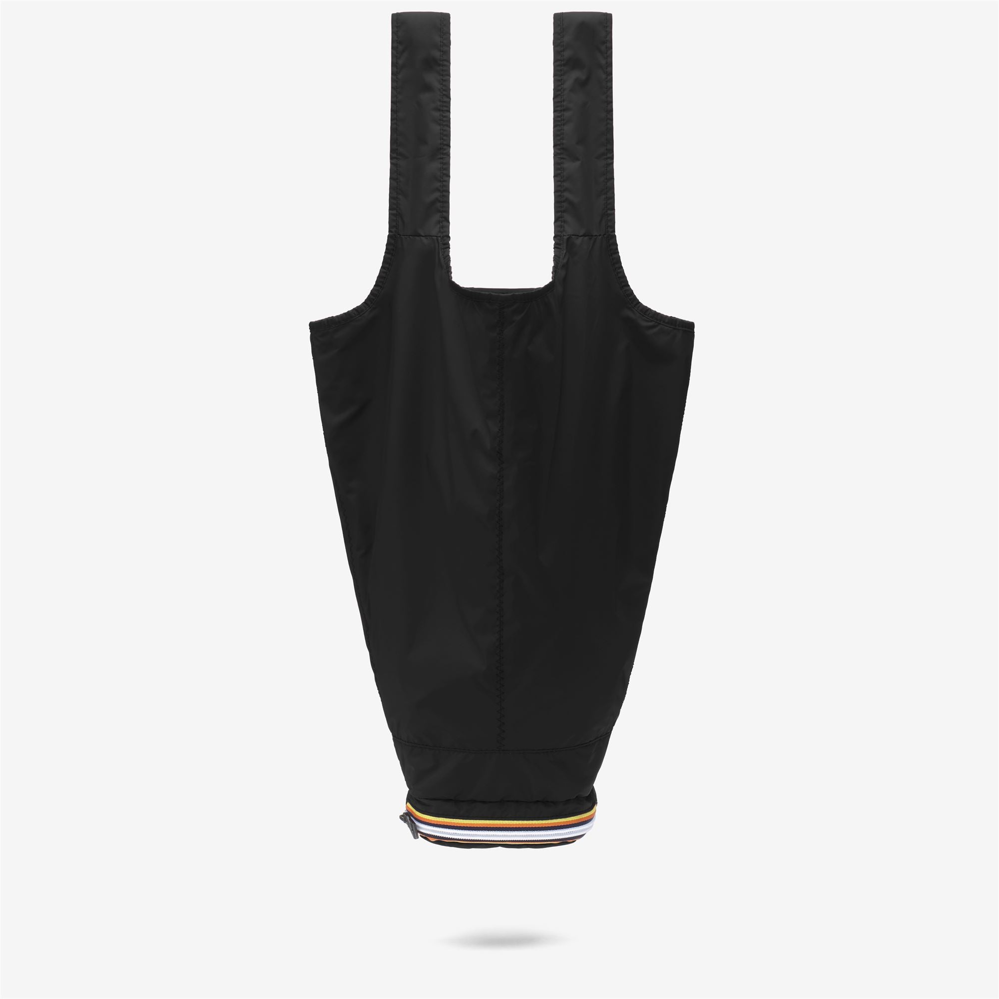 Bags_UNISEX_LE VRAI 4.0 VICT_Shopping Bag_Black Pure - Commercial 1