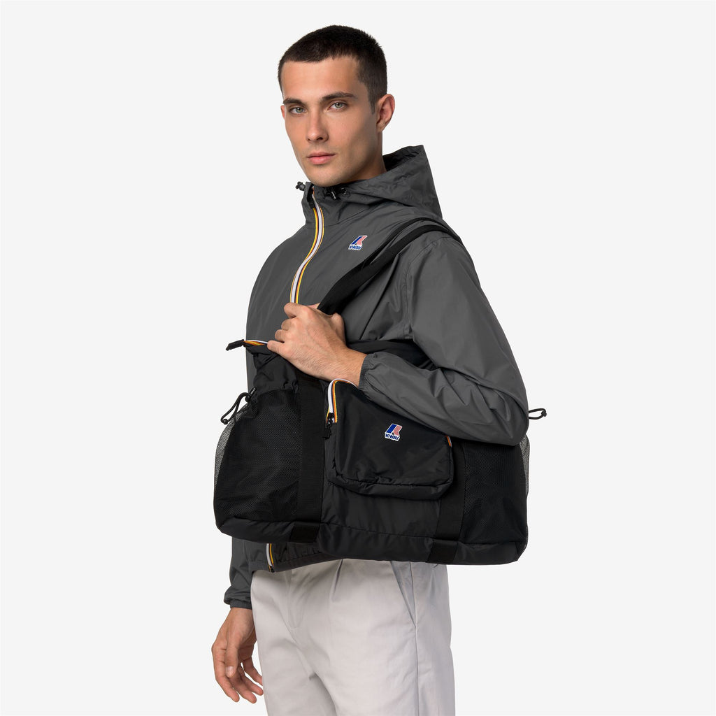 Bags_UNISEX_LE VRAI 4.0 JEA_Tote Bag_Black Pure - Commercial 5