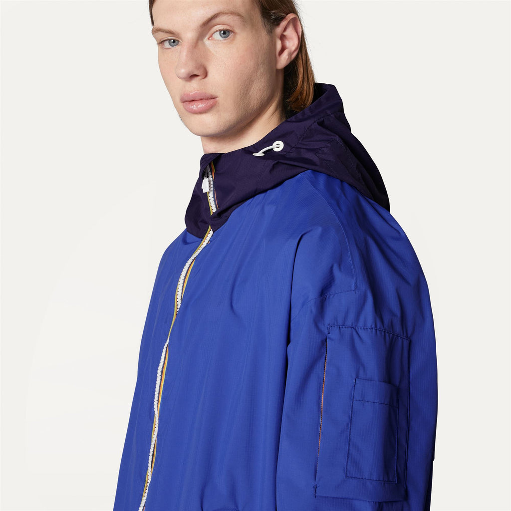 Jackets_UNISEX_CLAUDEL 2.1 AMIABLE SILVER_Mid_Blue Royal - Blue Print - Commercial 7