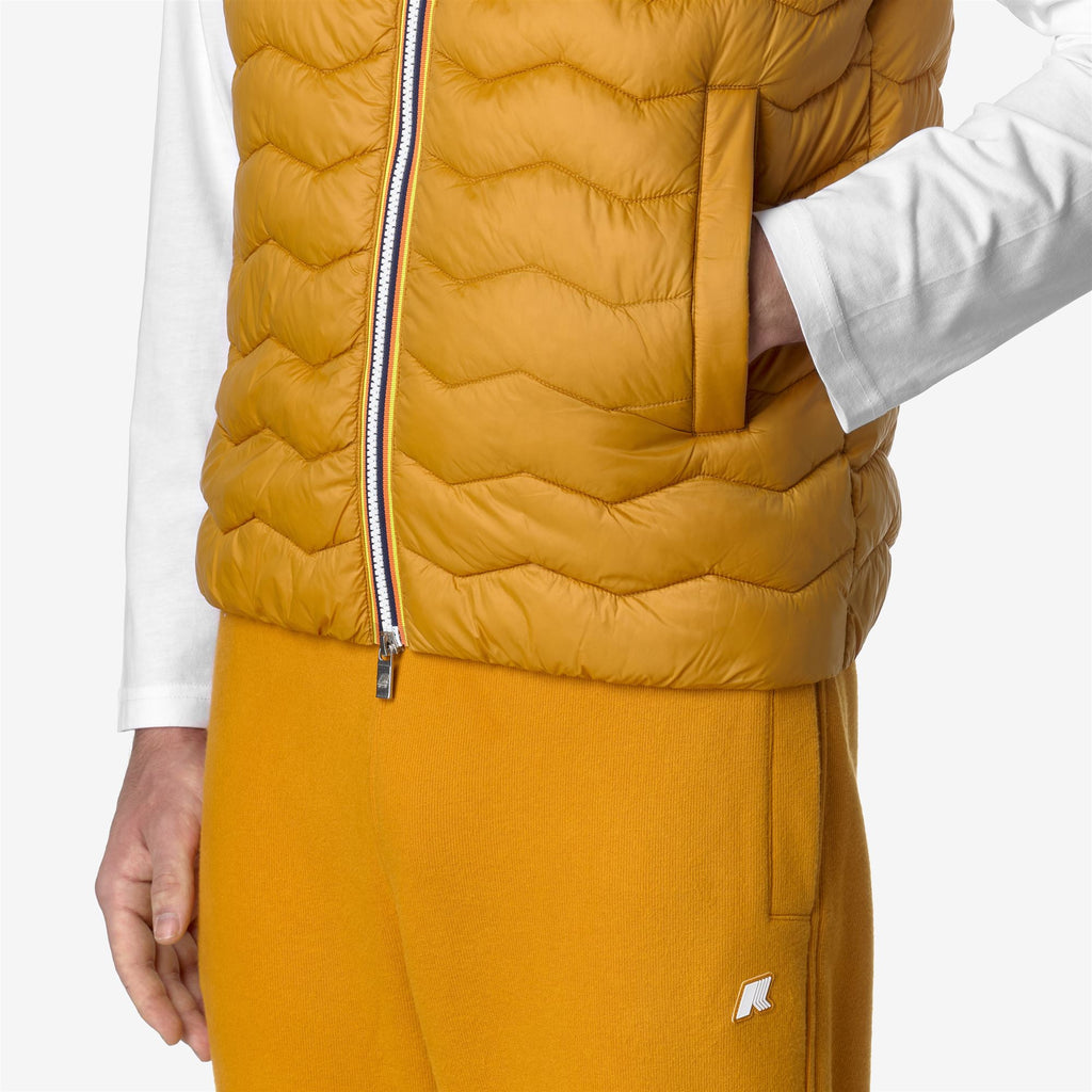 Jackets_MAN_VALEN QUILTED WARM_Vest_Yellow Inca - Commercial 7