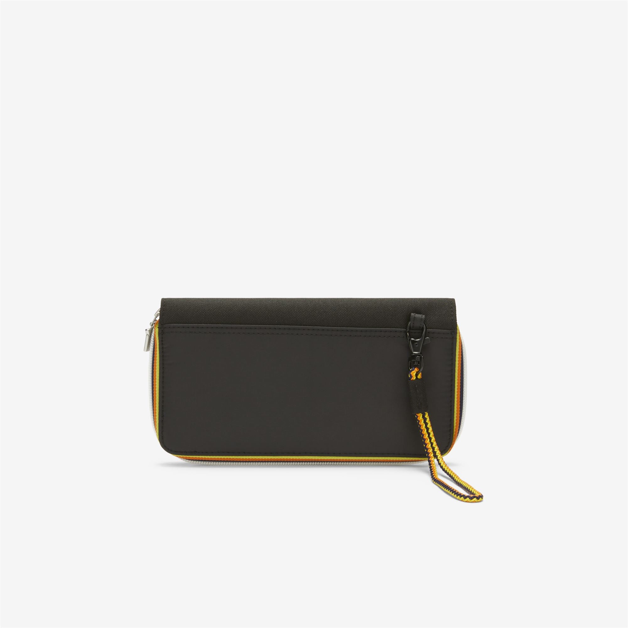 Small Accessories_UNISEX_FLUY_Wallet_Black Pure - Commercial 2
