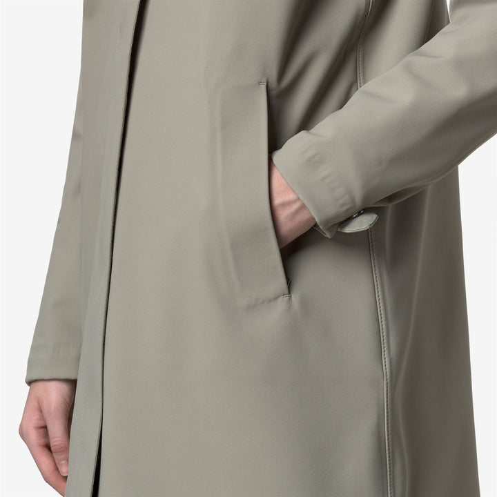 Chaqueta impermeable de longitud media para mujer de Green Oak 2