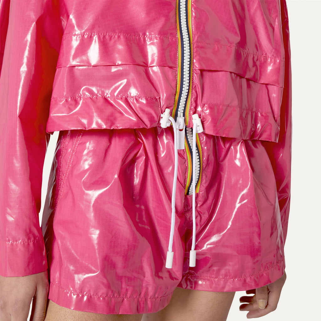 Jackets_WOMAN_CROPEL LIGHT GLASS RIPSTOP_Short_Pink Peacock - Commercial 7