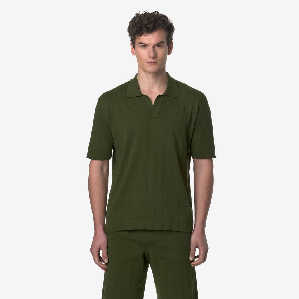 Knitwear_UNISEX_PLEYNEL KNITTED_Polo_GREEN SPHAGNUM - Commercial 4