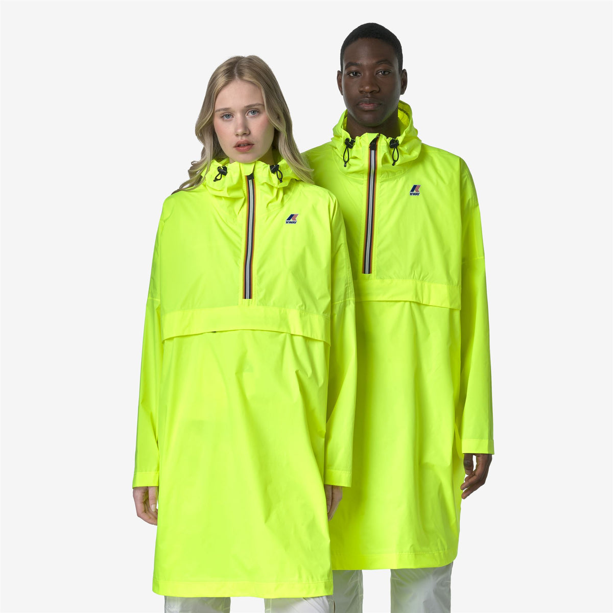 Jackets_UNISEX_LE VRAI 4.0 FORTUNE_Poncho_Yellow Soleil - Commercial 7