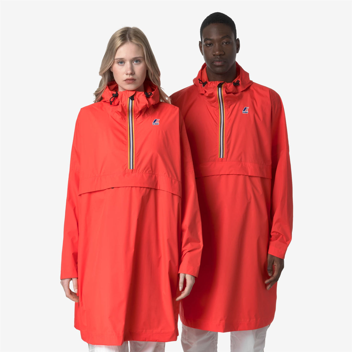 Jackets_UNISEX_LE VRAI 4.0 FORTUNE_Poncho_Red Papavero - Commercial 7